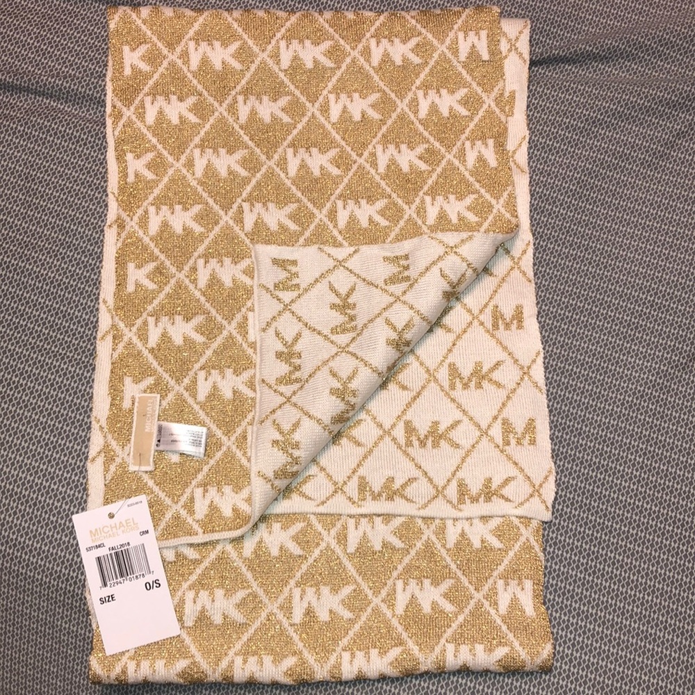 Michael kors scarf